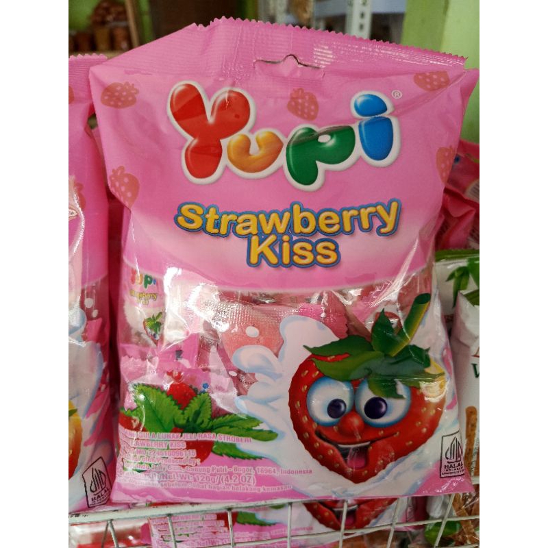 

YUPI strawberry kiss