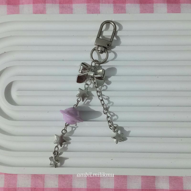 purple ufo bag charm | keychain | gantungan tas kunci | gantungan manik mote ufo warna ungu | gantun