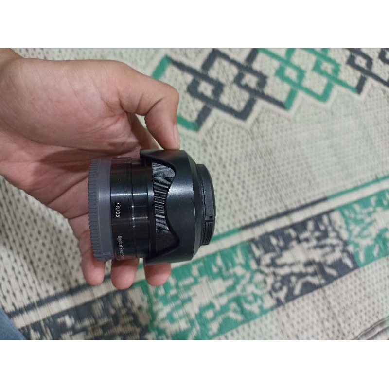 Lensa Second Sony 35mm F/1.8