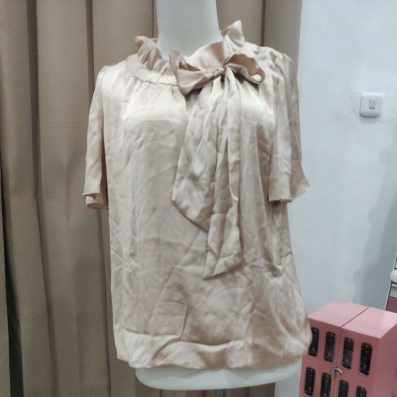 blouse satin warna gold