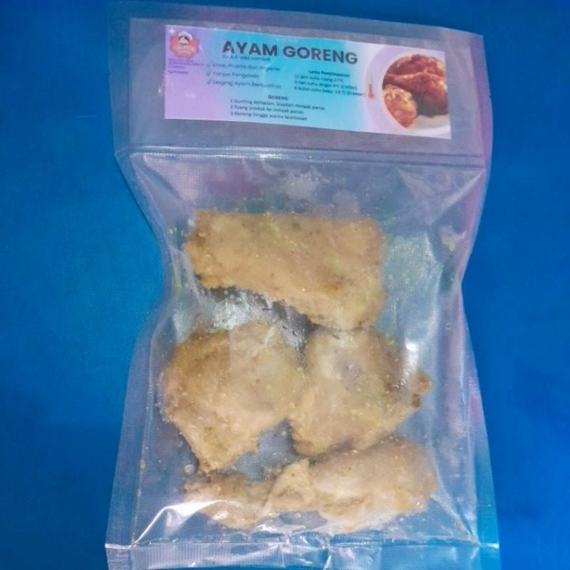 

AYAM goreng bumbu kuning 300 gr Frozen dan Vaccum isi 4 potong.