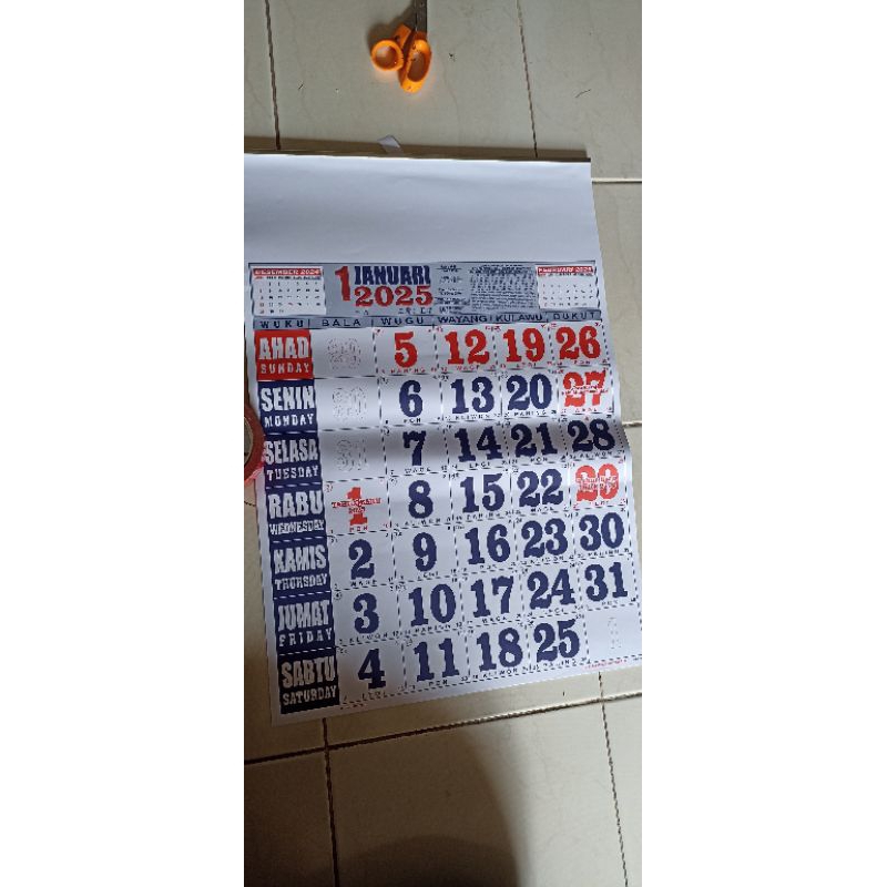 

Kalender Dinding 2025 Kecil 32x 43 isi 12 lembar