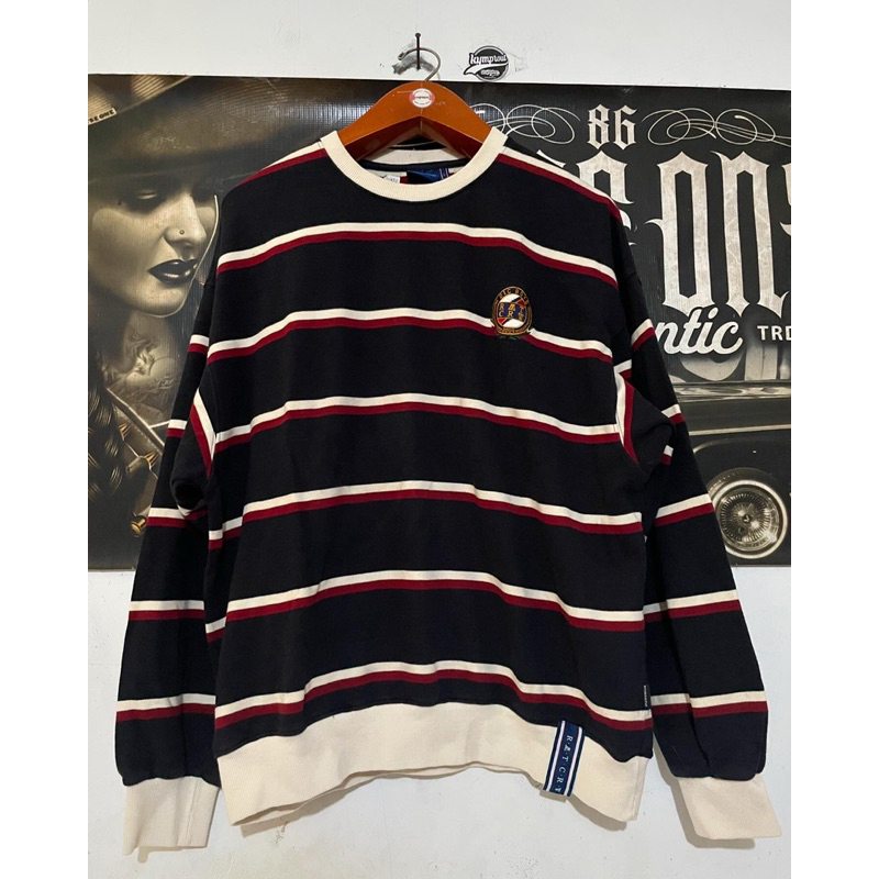 sweater romantic crown