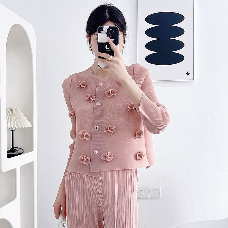 pleats top flower bangkok