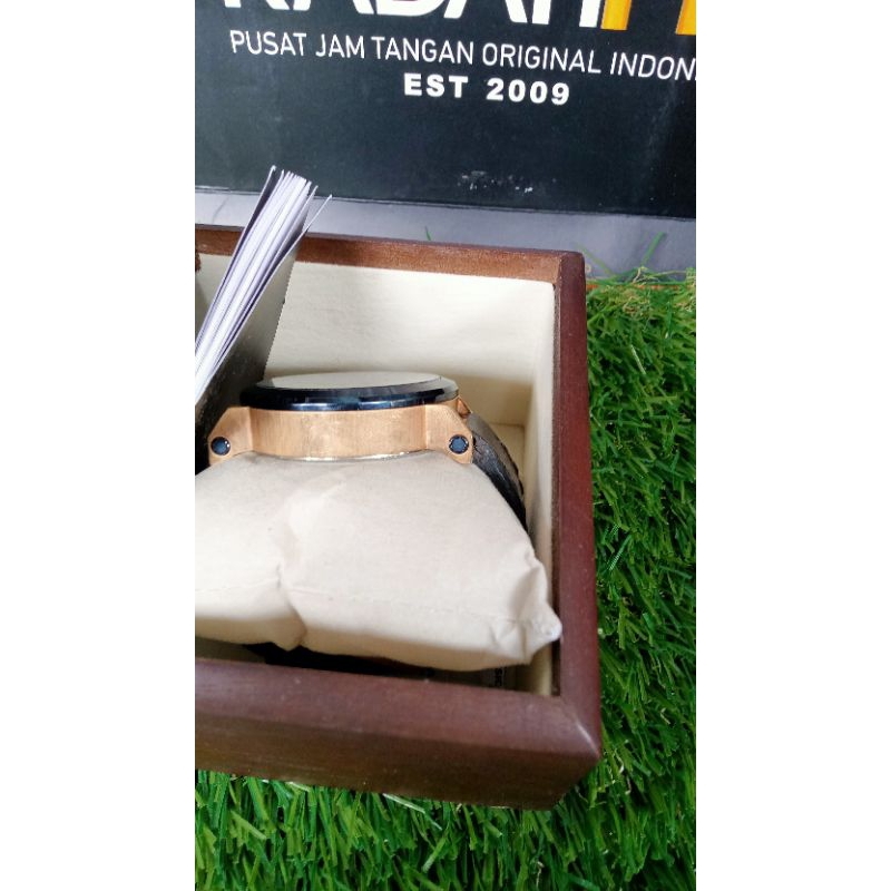 Alexandre Christie ac6281mc