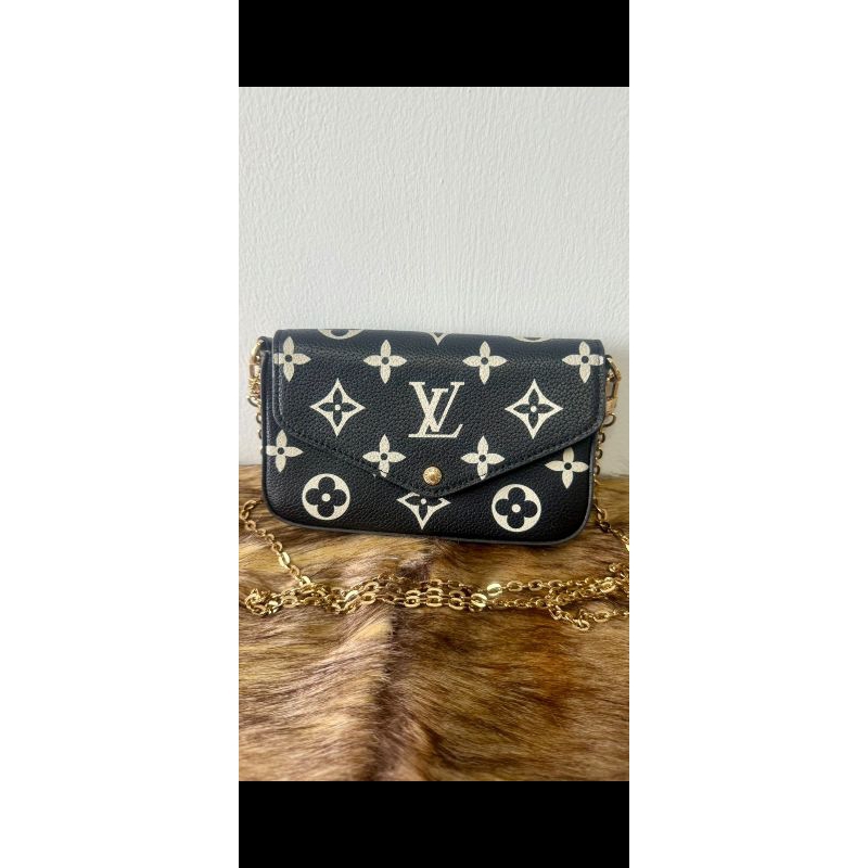 Tas Selempang Louis Vuitton