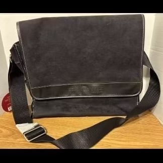 Tas Selempang Hitam , Kenneth Cole New York Faux Leather Suede Messenger Laptop Bag
