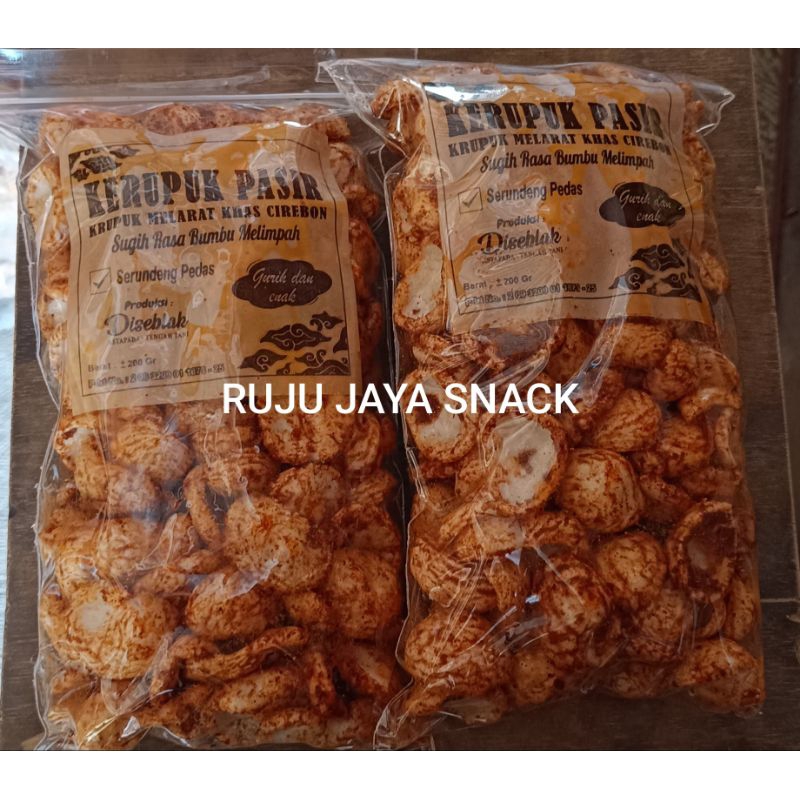 

COD. KERUPUK PASIR/KERUPUK MELARAT KHAS CIREBON RASA SERUNDENG PEDAS 2PCS