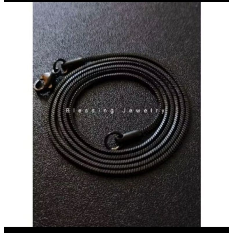 Kalung titanium pria dan wanita model terbaru warna hitam