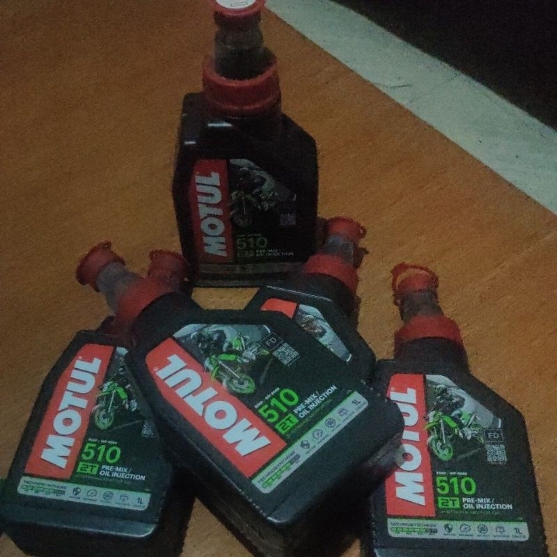 Botol bekas oli Motul 510 2tak botol oli samping motul jaso fc 1 1 liter