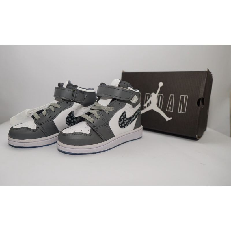 SEPATU JORDAN ANAK DIOR