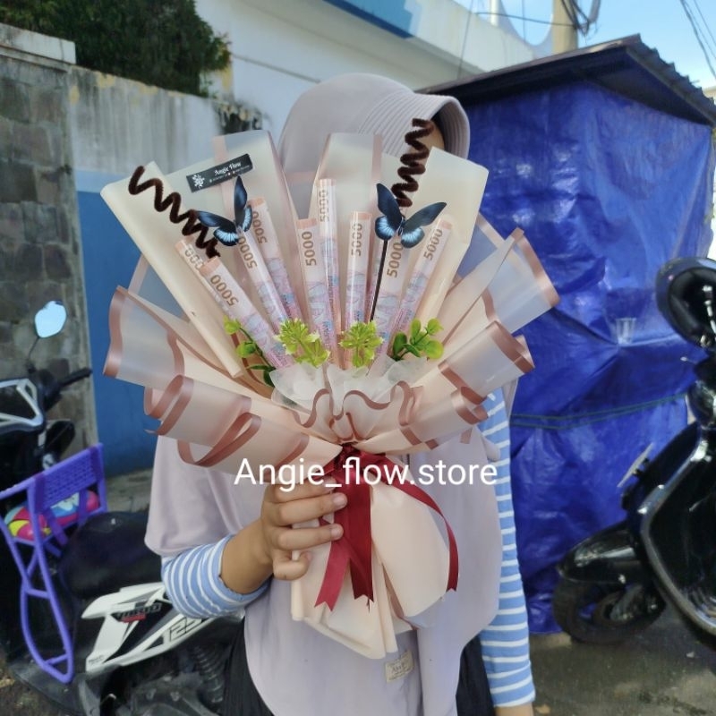 

Buket Money mainan by angie_flow.store. hari ibu. hari guru. wisuda. ulang tahun. lamaran. wedding