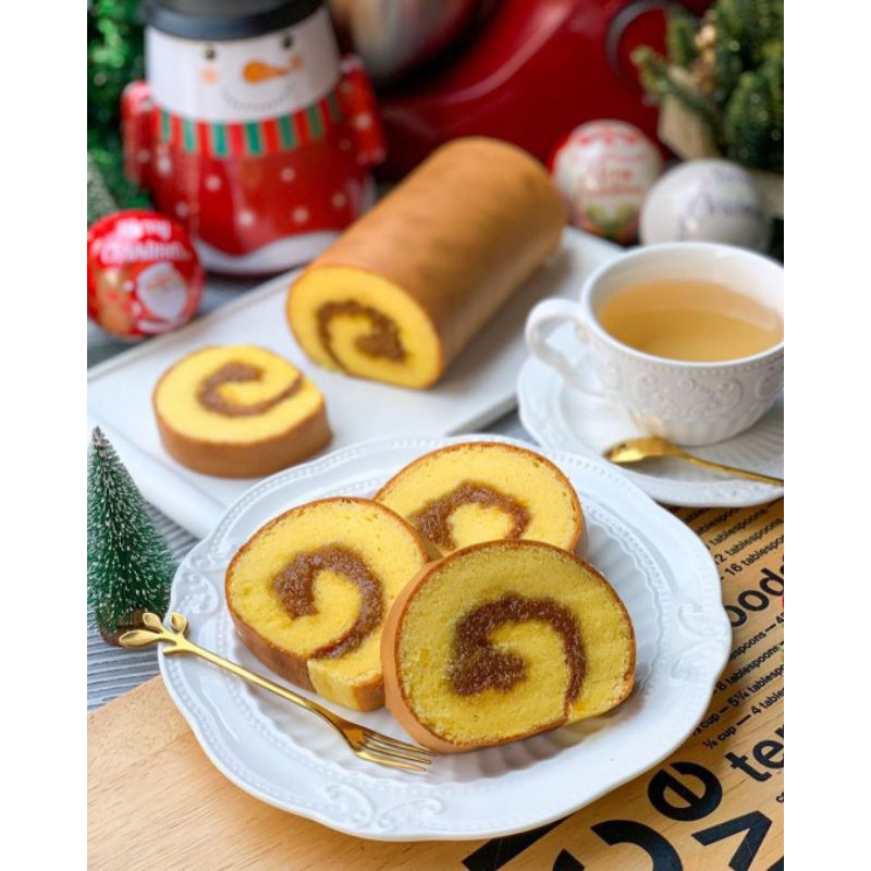 

Bolu Gulung Selai Nanas / Pineapple Jam Roll Cake