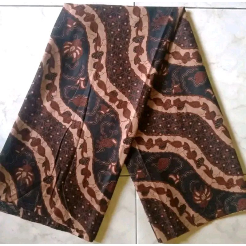 Kain Batik Pekalongan Motif Bunga Coklat