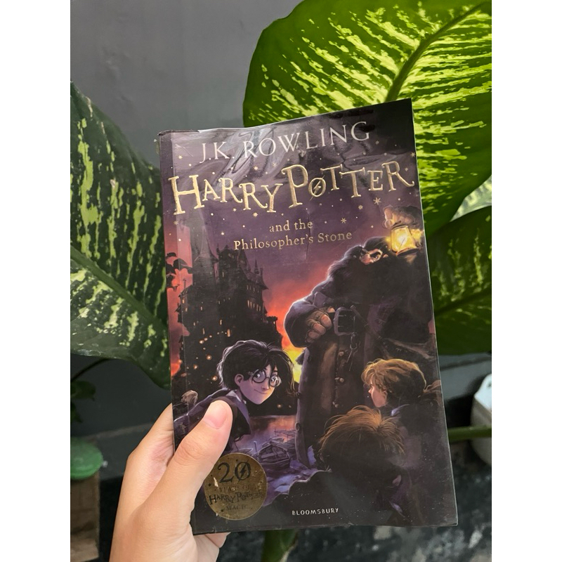 

PRELOVED novel Harry Potter and the philosophers stone