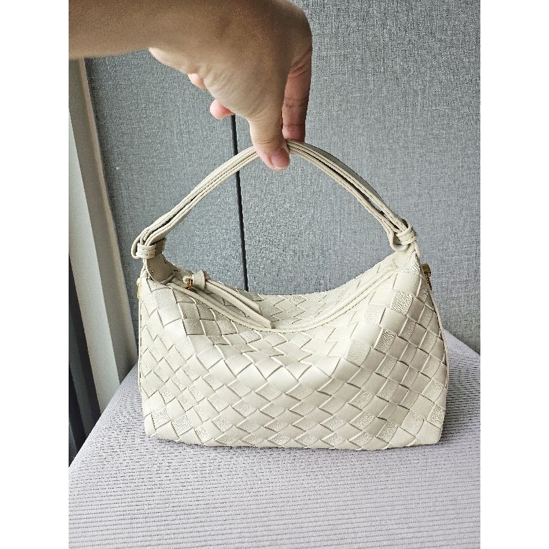 NEW Tas Selempang Wanita motif Anyam merk Hima warna Beige