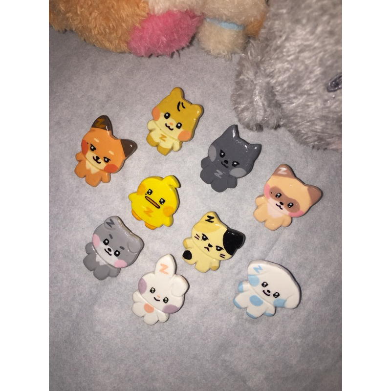 (PROMO) Zerobaseone - ZB1 - Zeroni Clay Pin (Bisa Custom) - WONGNINI HANINI BININI THEWNINI TAENINI 