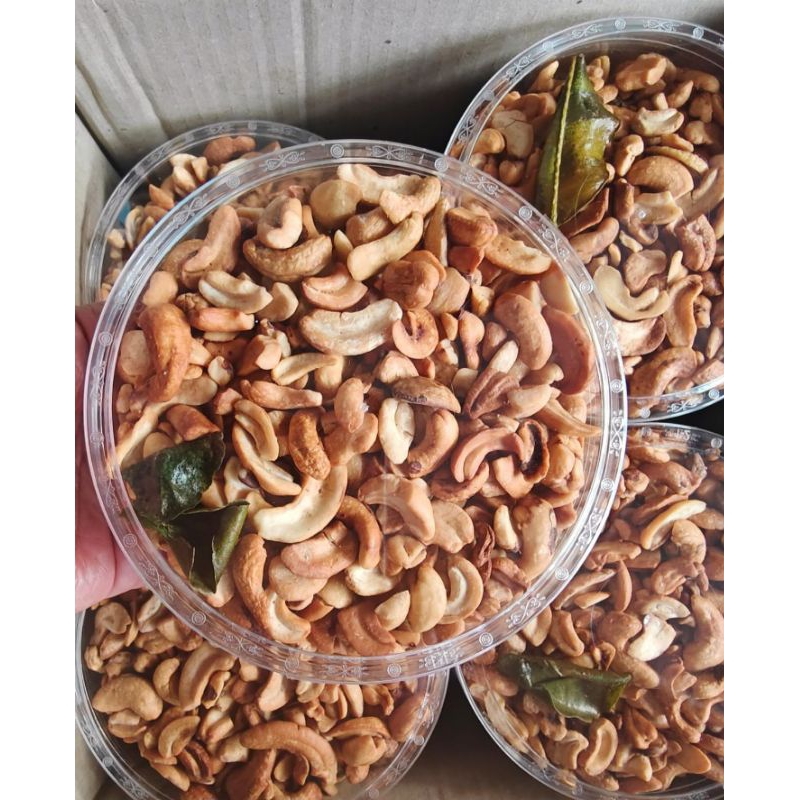 

PATAHAN KACANG MEDE BUMBU DAUN JERUK