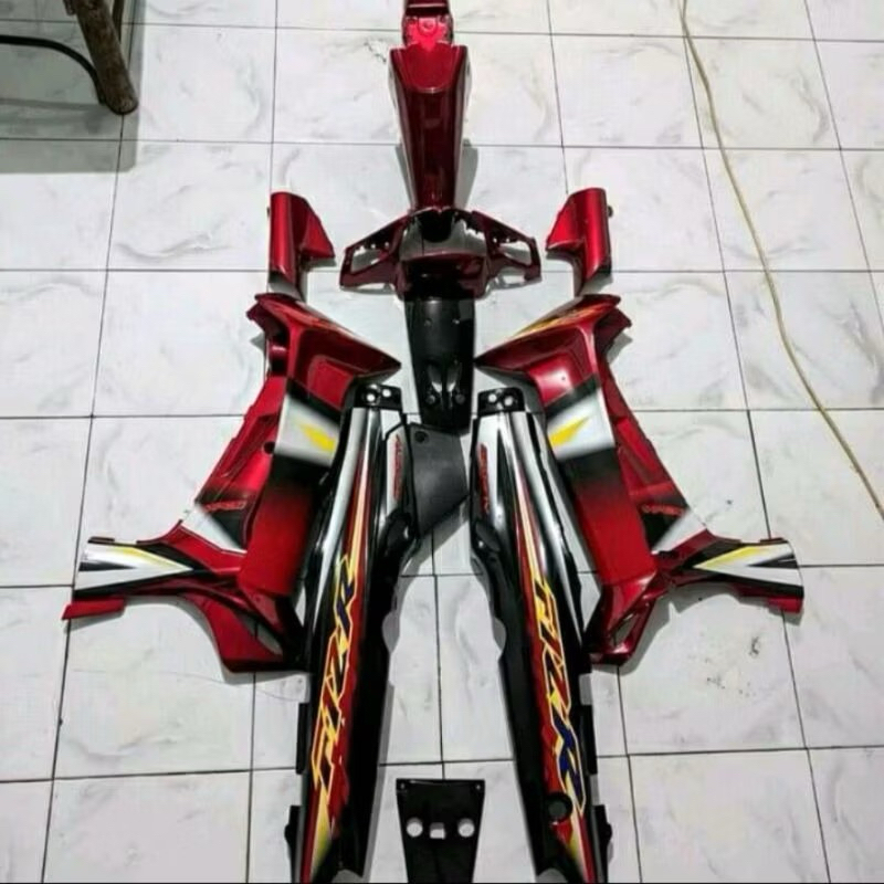 Paket Body Halus Yamaha Fizr 1997 warna merah hitam