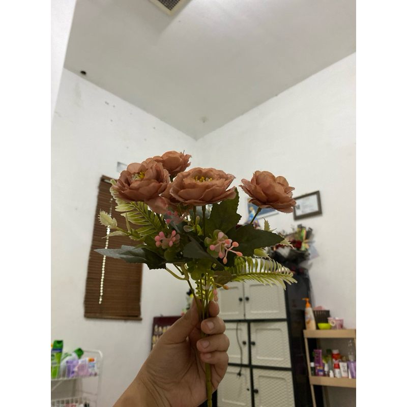 Bunga Mawar Plastik (Preloved)