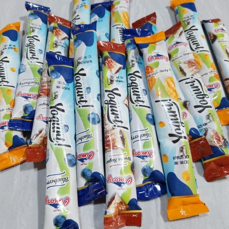 

CIMORY YOGURT STICK 40GR SQUEEZE STIK STRAWBERRY/BLUEBERRY/ORIGINAL/BROWN SUGAR/MANGO