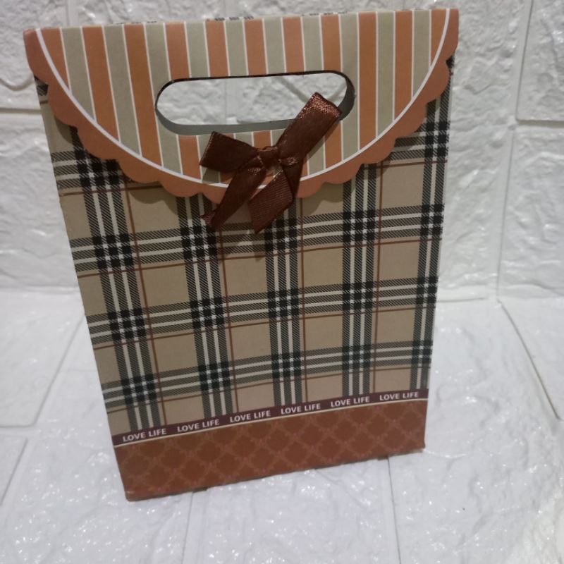 

PAPER BAG MINI TUTUP+PITA uk.12,5x6x16,5cm