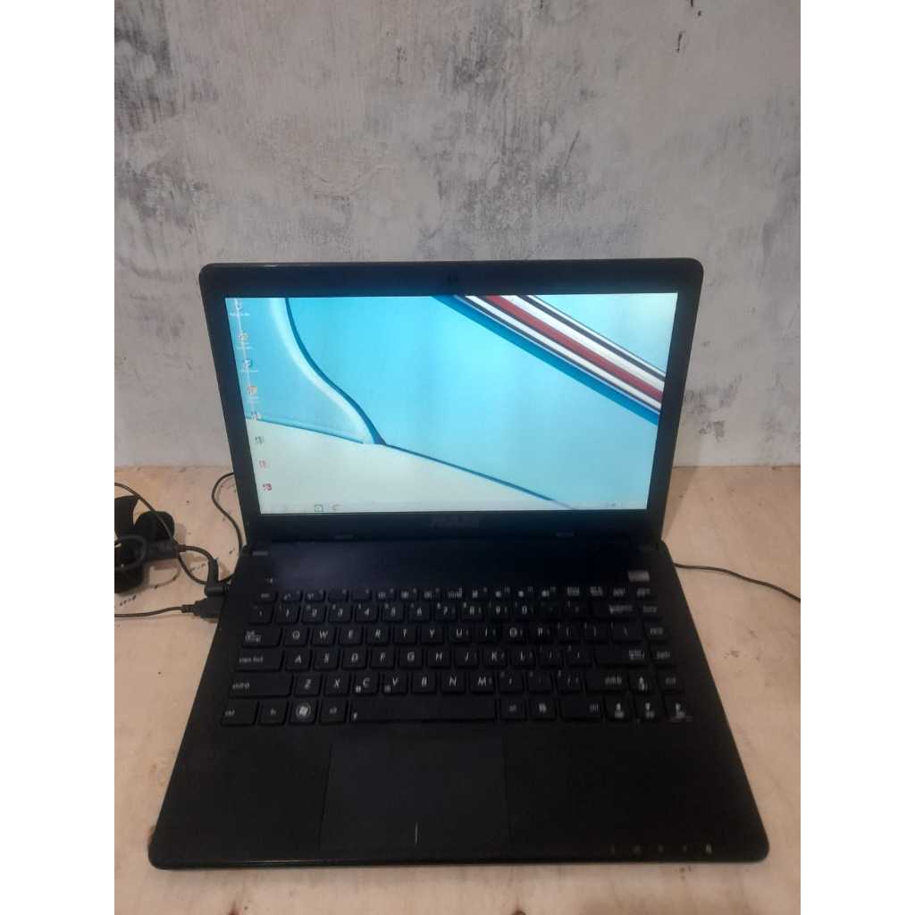 Laptop Bekas Murah Asus X401U Ram 2Gb , Hardisk 320 gb Sby