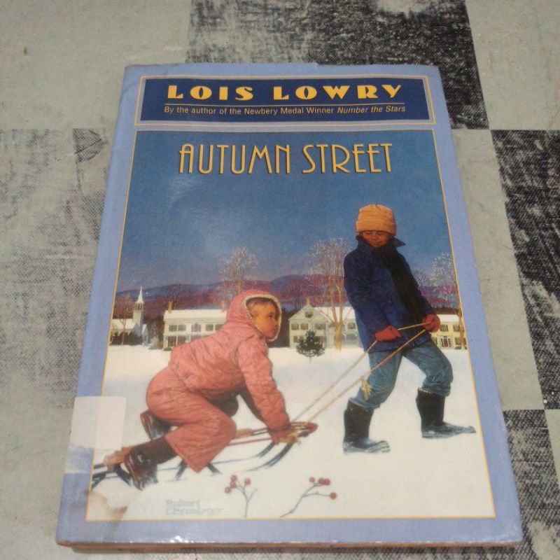 BUKU LOIS LOWRY, AUTUMN STREET