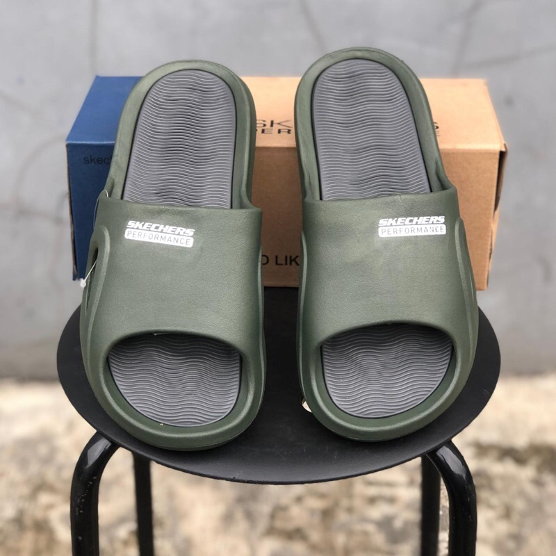 sandal pria hijau army skecer