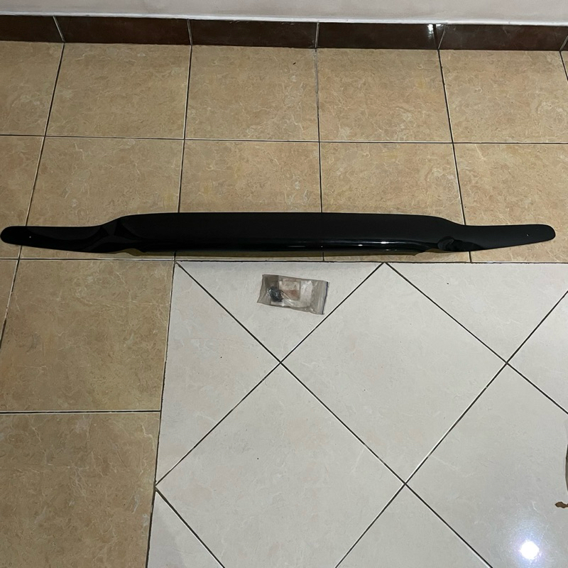 Deflecta Toyota Hilux LN165 2001 / Bonnet Guard Hilux LN