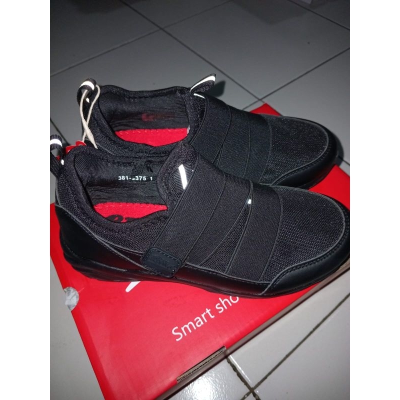 sepatu sekolah anak/sepatu bata/sepatu b-first 381-6375