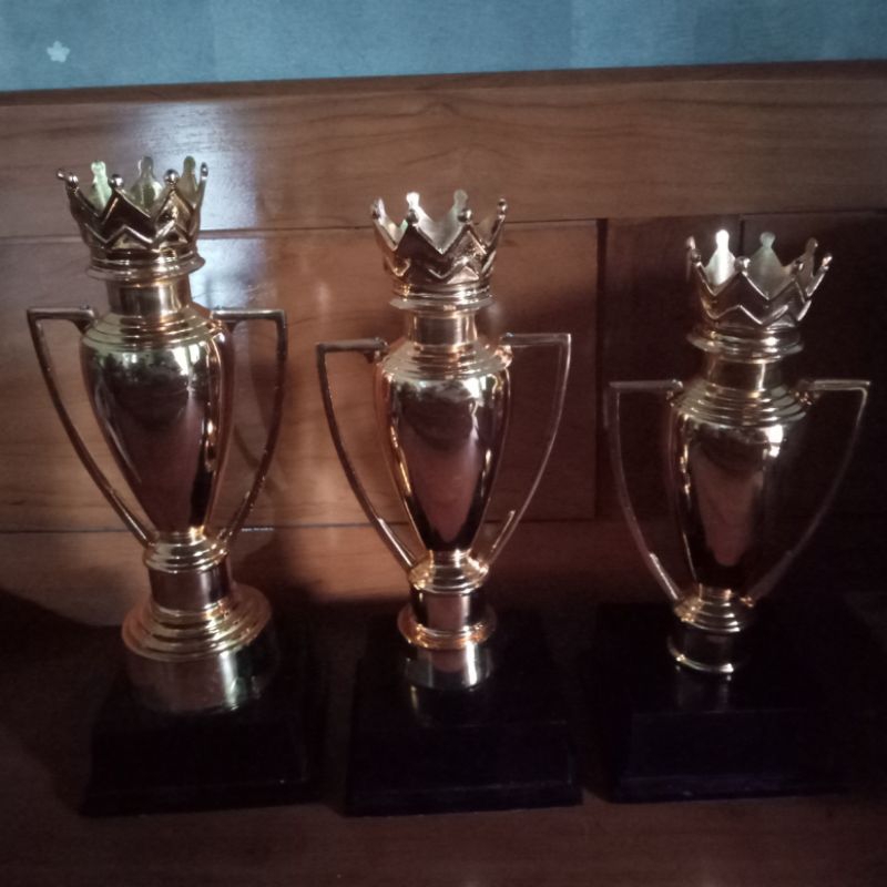 

Trophy kapolda liga inggris isi 3biji