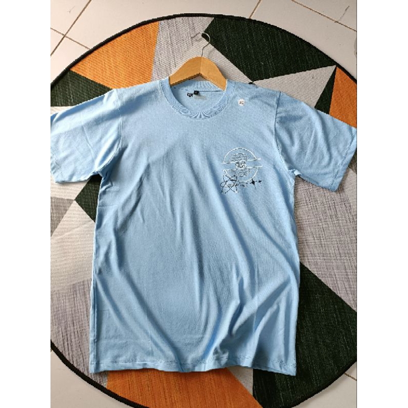 KAOS KELAS DESAIN SUKA SUKA