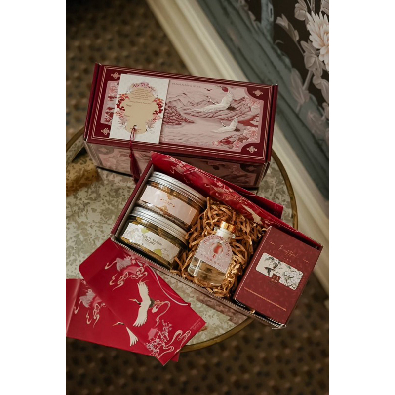 

HERON - Hampers Imlek 2025/Hampers Sincia 2025/Hampers CNY 2025/Parcel Imlek/Kado Imlek/Hadiah Imlek 2025