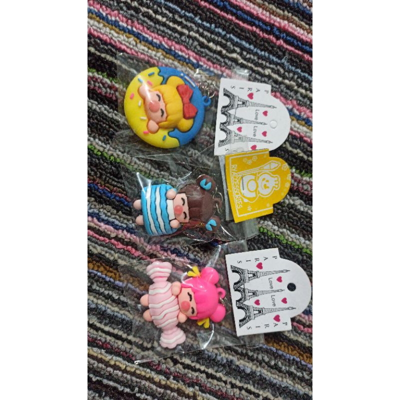 

Paket Gantungan Kunci 100k Kak Valen 65pcs
