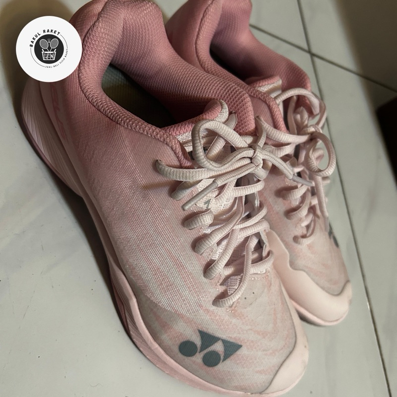 Sepatu Badminton YONEX Aerus Z2 Pink Ladies Series Original Preloved Bekas Second Bulutangkis