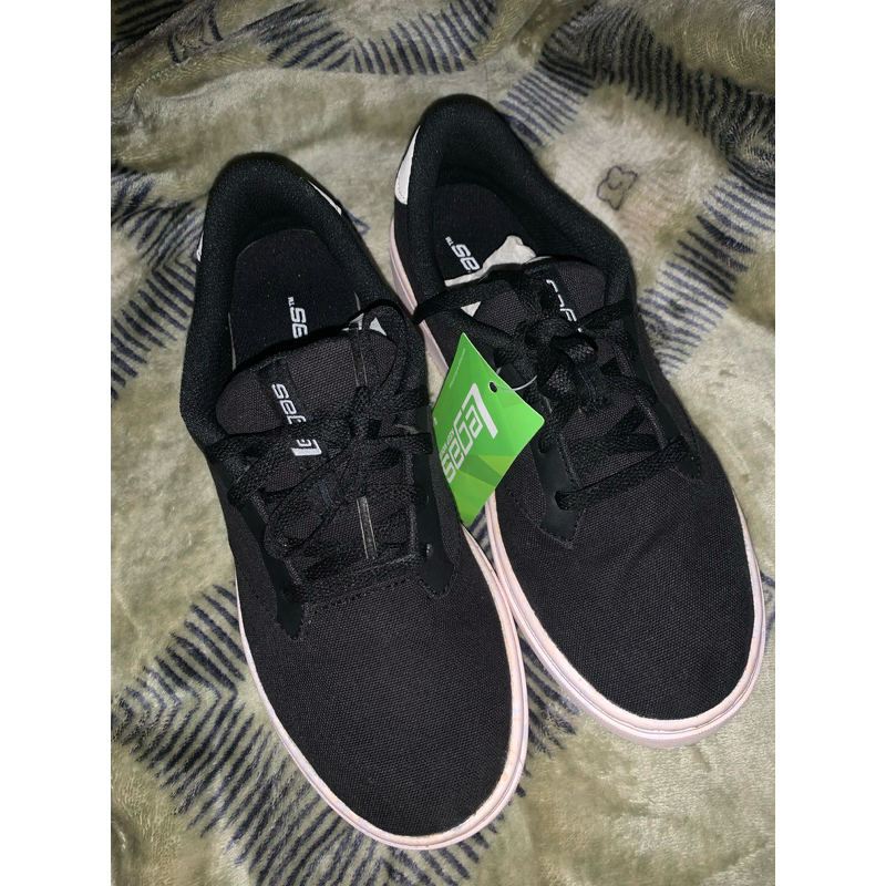 Sepatu League : Legas Series