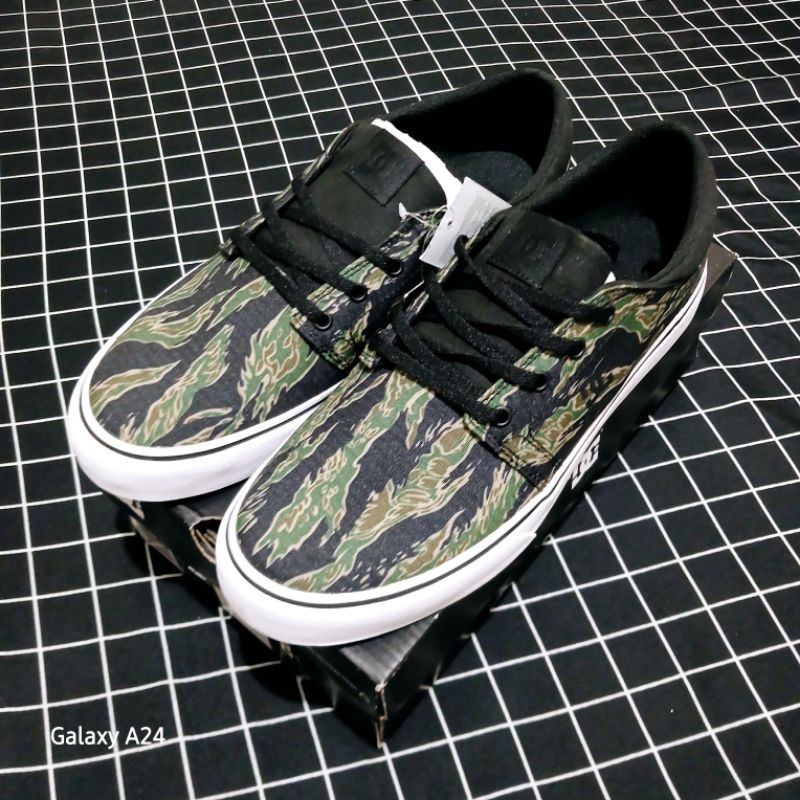 Sepatu DC Shoes Trase Tx Browns Camo Only 44.5 insole 29cm