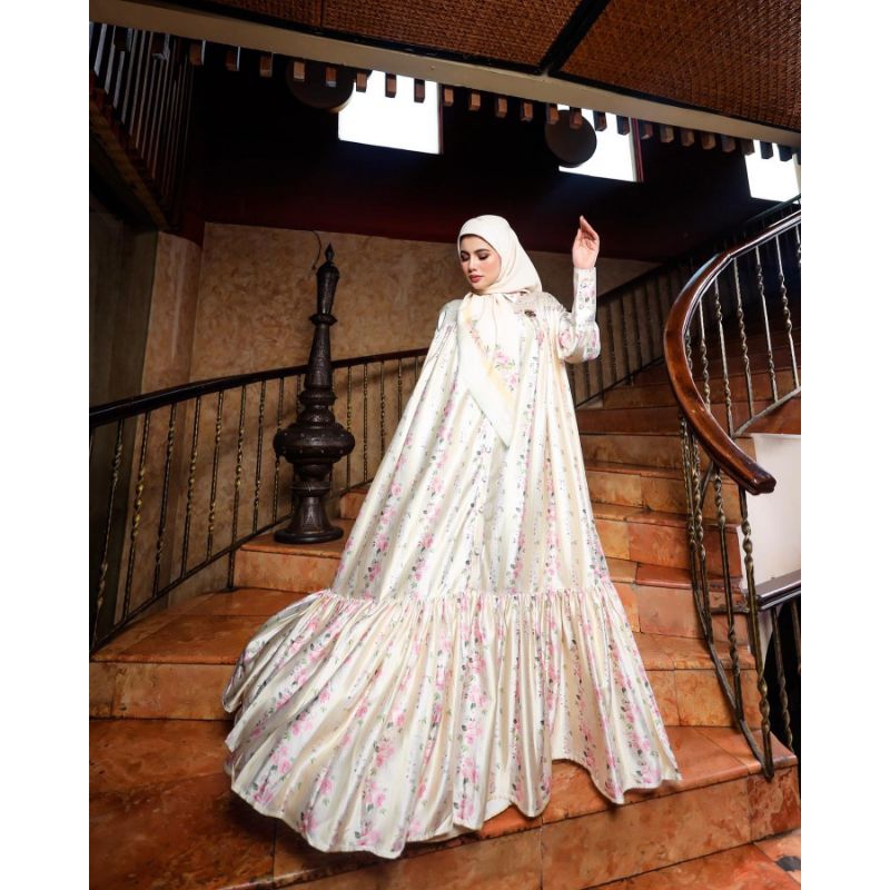 Gamis Set Hijab Flower Salur by. Shella Saukia