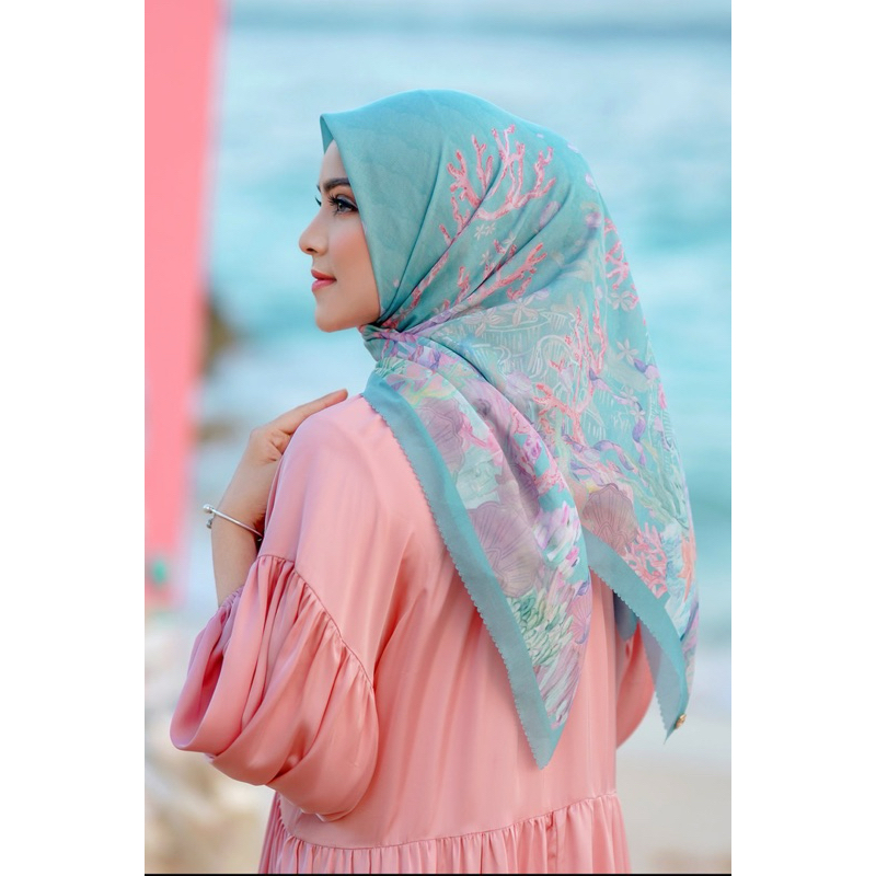 Buttonscarves The Little Mermaid Series warna Teal n Festive Perfume