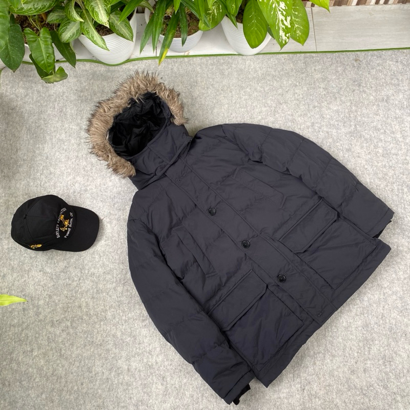 jacket winter mountain parka adventure uniqlo hitam  cakep