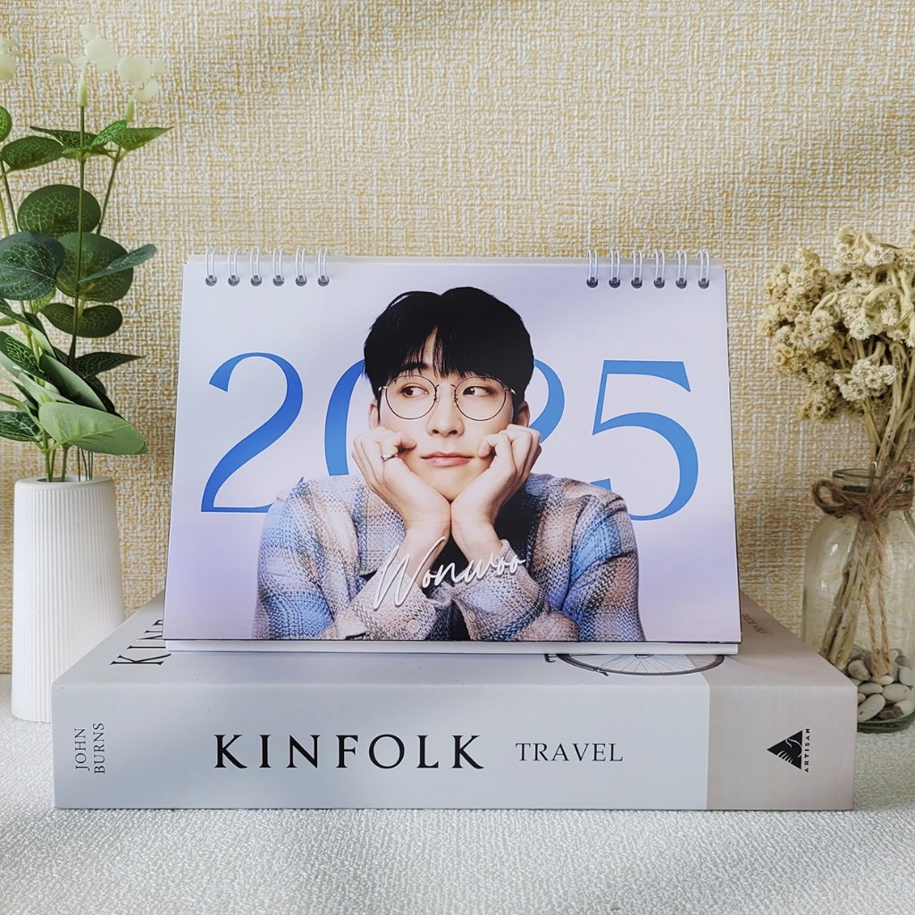 

KALENDER MEJA 2025 WONWOO SEVENTEEN 13 LEMBAR