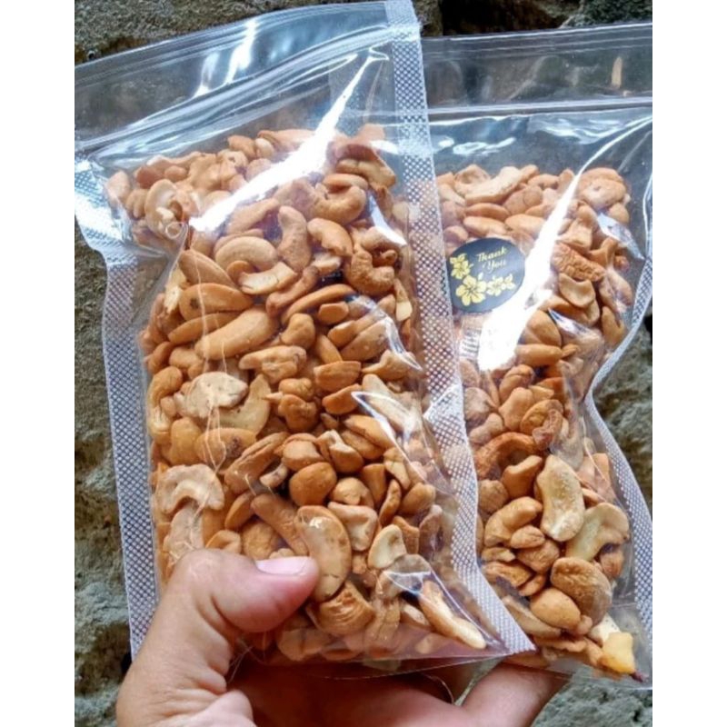 

KACANG MEDE PATAHAN METE PECAHAN MATANG 500GRAM