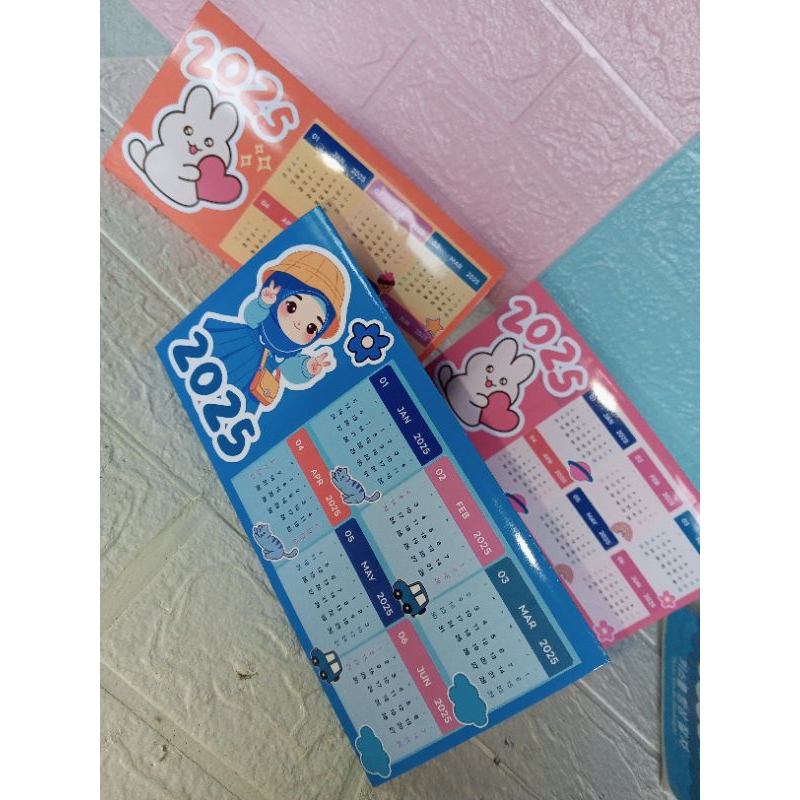 

Kalender Meja Cute 2025