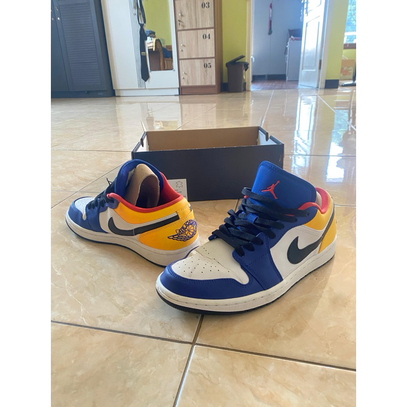 Sepatu Jordan 100% Original NIKE Air Jordan 1 Low Sepatu Sneakers Pria - White Navy Yellow