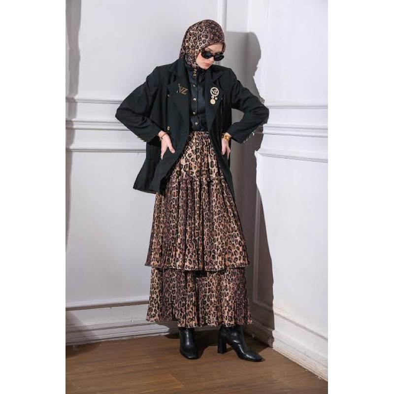 PRELOVED ODYSSEY SKIRT VIVI ZUBEDI