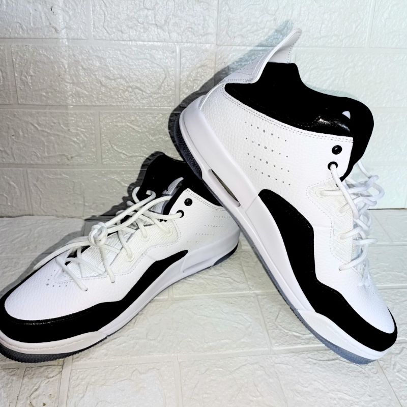 Asli sepatu basket air Jordan courtsideee 23