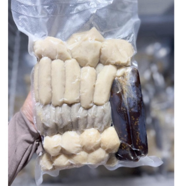 

PAKET TAHUN BARUAN PEMPEK ISI 50Pcs DAN TEHBOTOL 250ML 24pcs