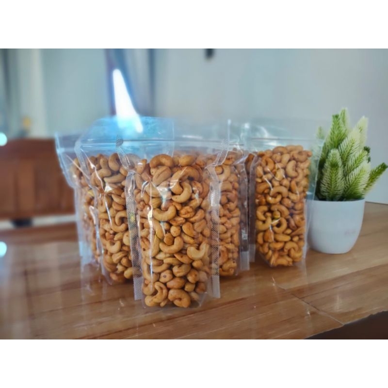 

kacang mete goreng utuh 250gram