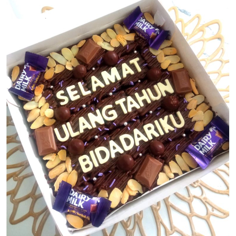 

Cattelya - GLUTEN FREE Premium Fudgy Brownies Panggang, nyoklat banget, Size 20x20 cm (INSTANT only)